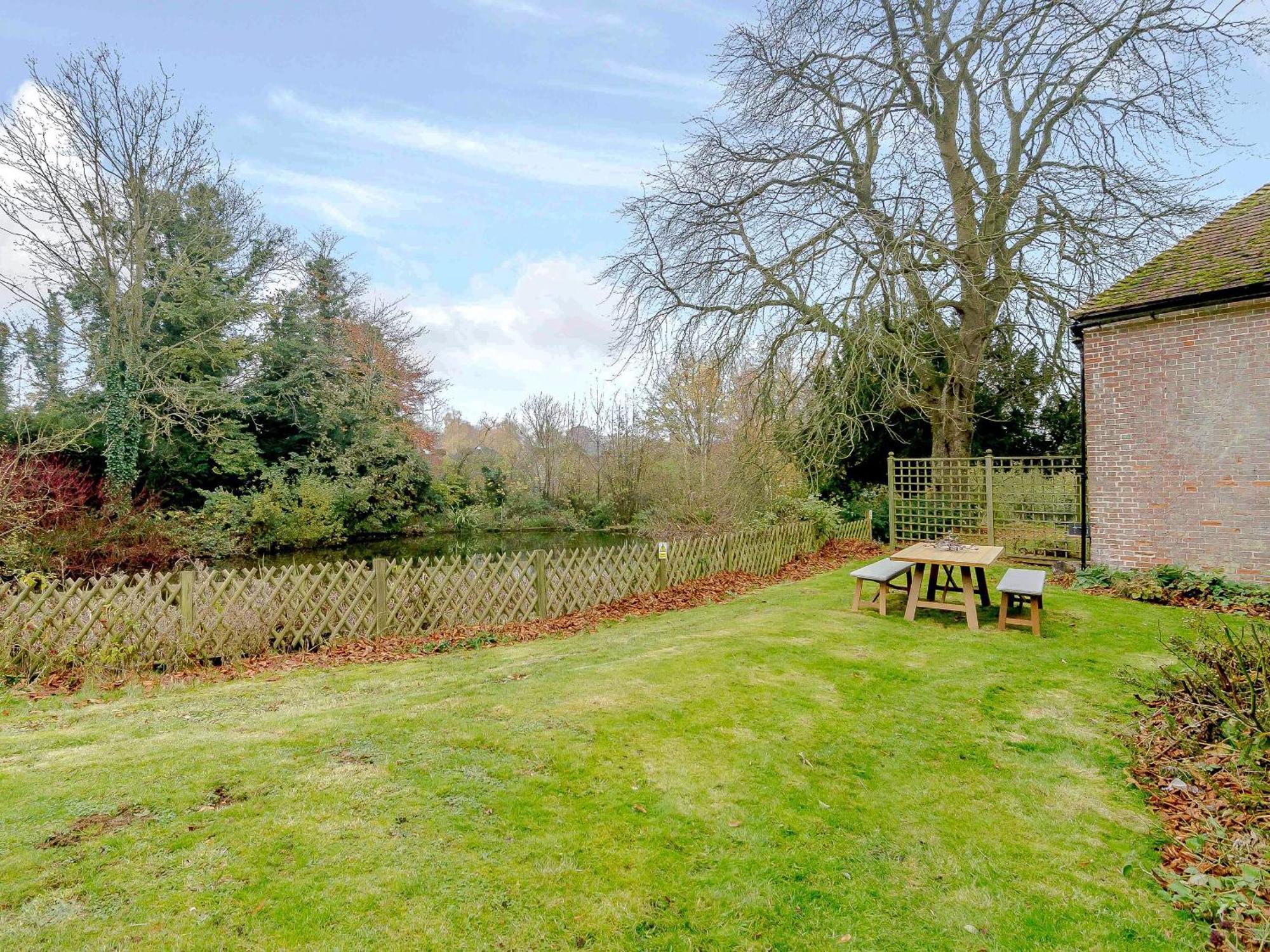 Moorhen Cottage Hollingbourne エクステリア 写真